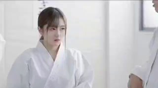 载大奶女友出游完